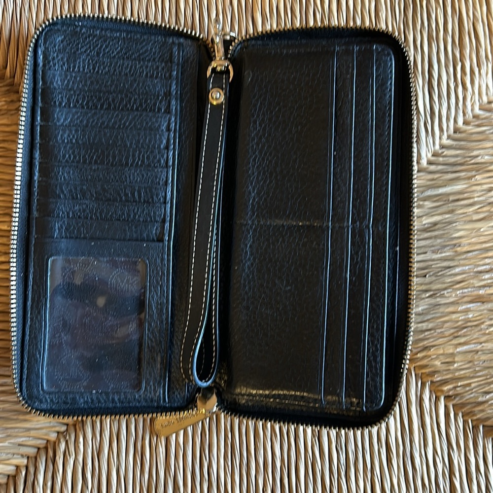 Michael Kors Wrislet Wallet - Picture 3 of 6